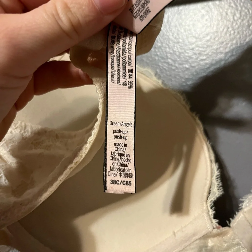 Victoria's Secret Dream Angels Lace Bra in Ivory - Picture 3 of 3